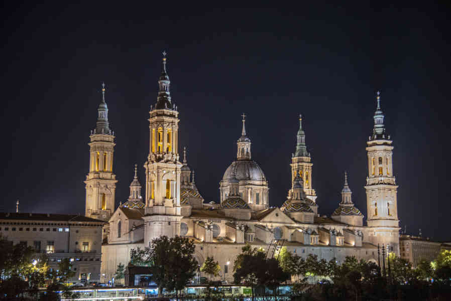 Zaragoza 012 - basílica de Nuestra Señora del Pilar.jpg